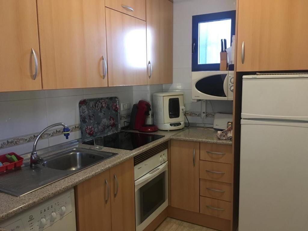 2-Bedroom And Living Room Apartment Near Campoamor Beach Buitenkant foto