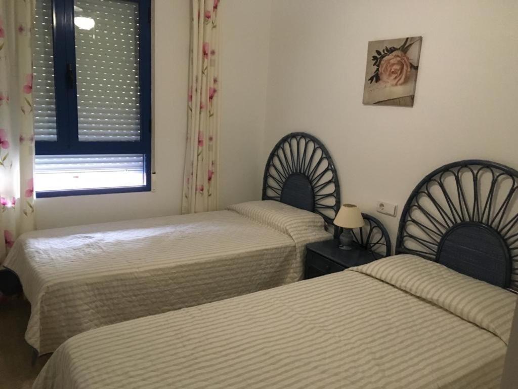 2-Bedroom And Living Room Apartment Near Campoamor Beach Buitenkant foto